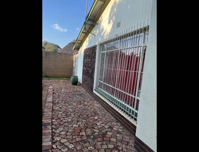 3 BEDROOM HOUSE FOR SALE IN VANDERBIJLPARK SE 1